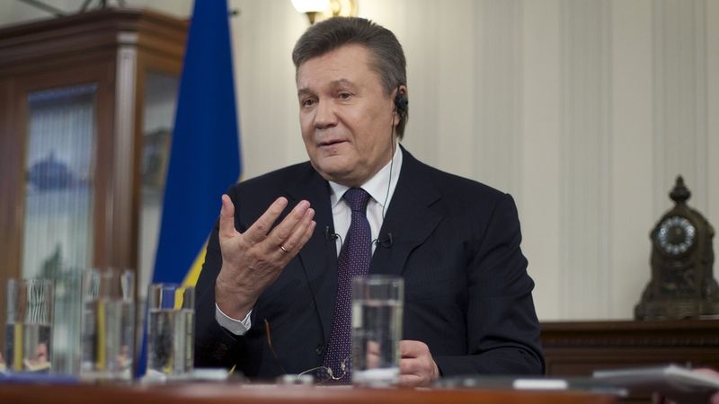 Na comeback Janukovyče to zatím nevypadá. Jeho letoun odletěl z Minsku